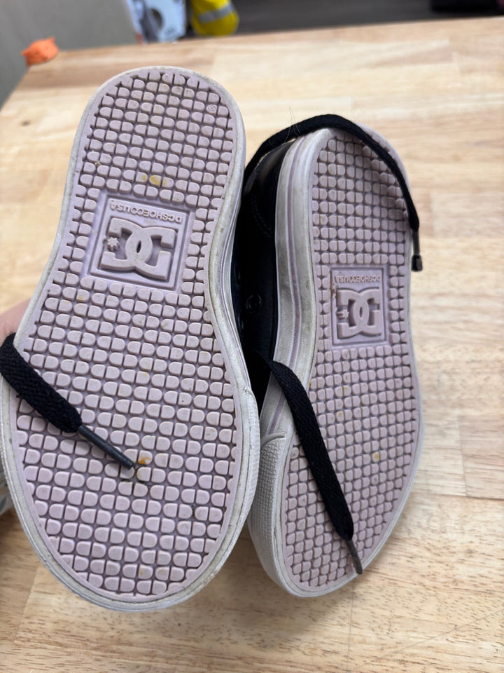 DC Sneakers – Size 11