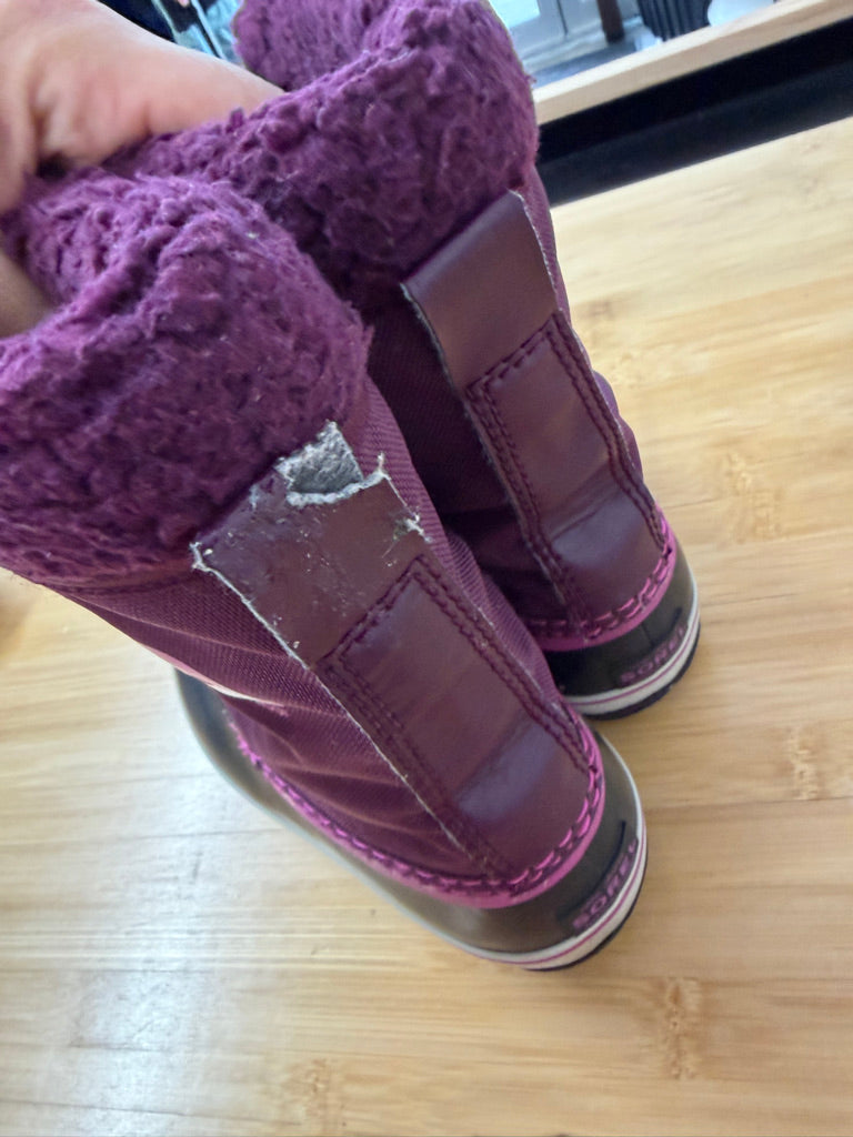Sorel Waterproof Galosh Boot – Junior 1 (EU 32) | Burgundy Pink Toggle Lace Removable Liner | Play