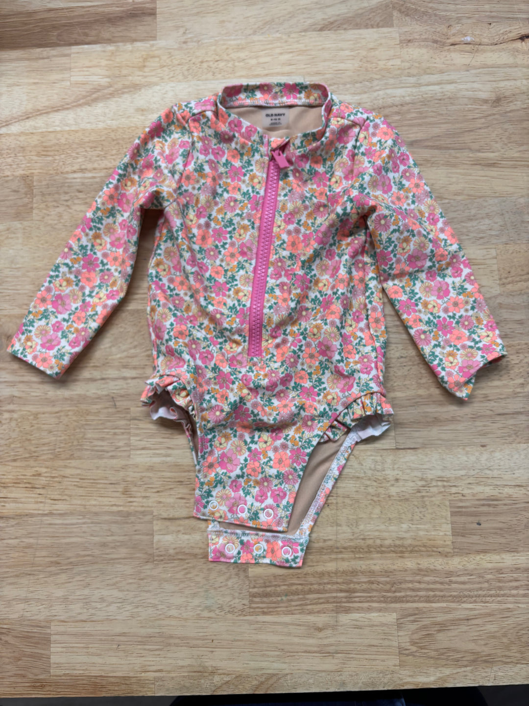 Old Navy Swimsuit – 6-12M Floral Rashguard