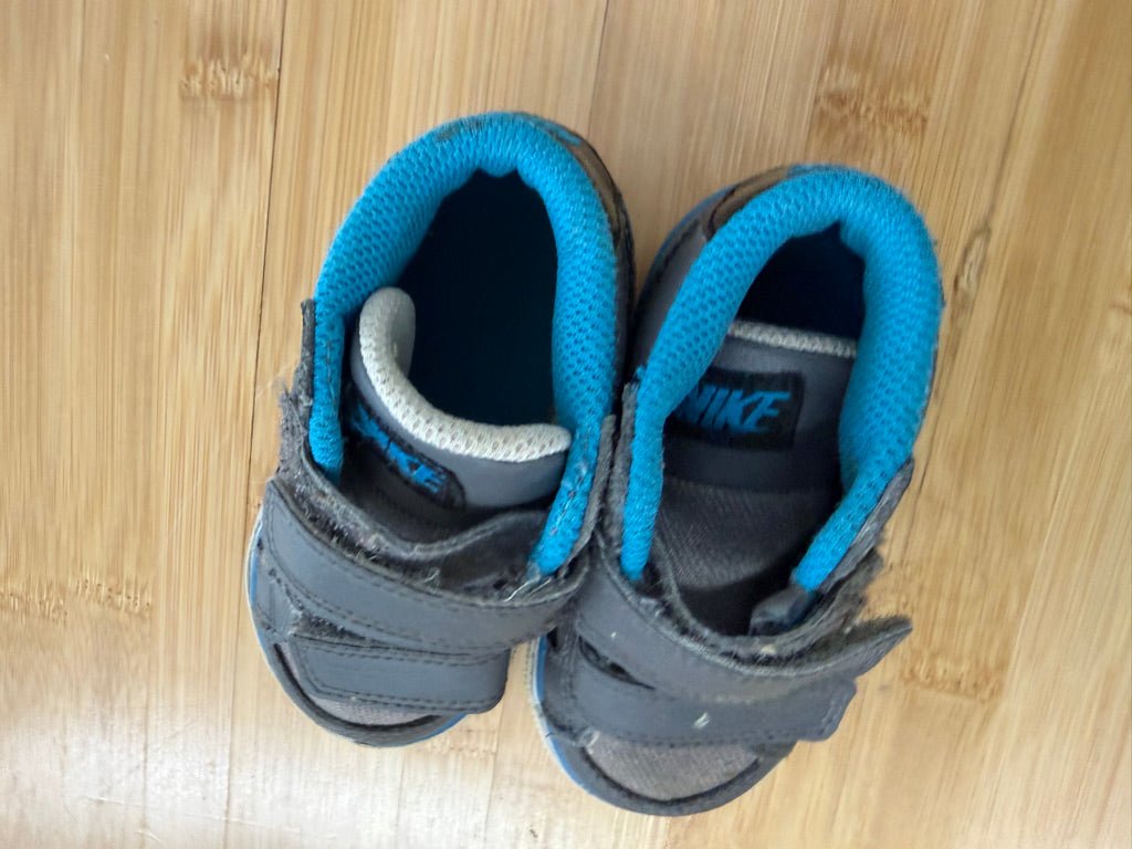 Nike Ankle High-Top Velcro Sneakers – 5 (EU 21) | Grey & Blue | Play - Nest and Sprout-Consignment