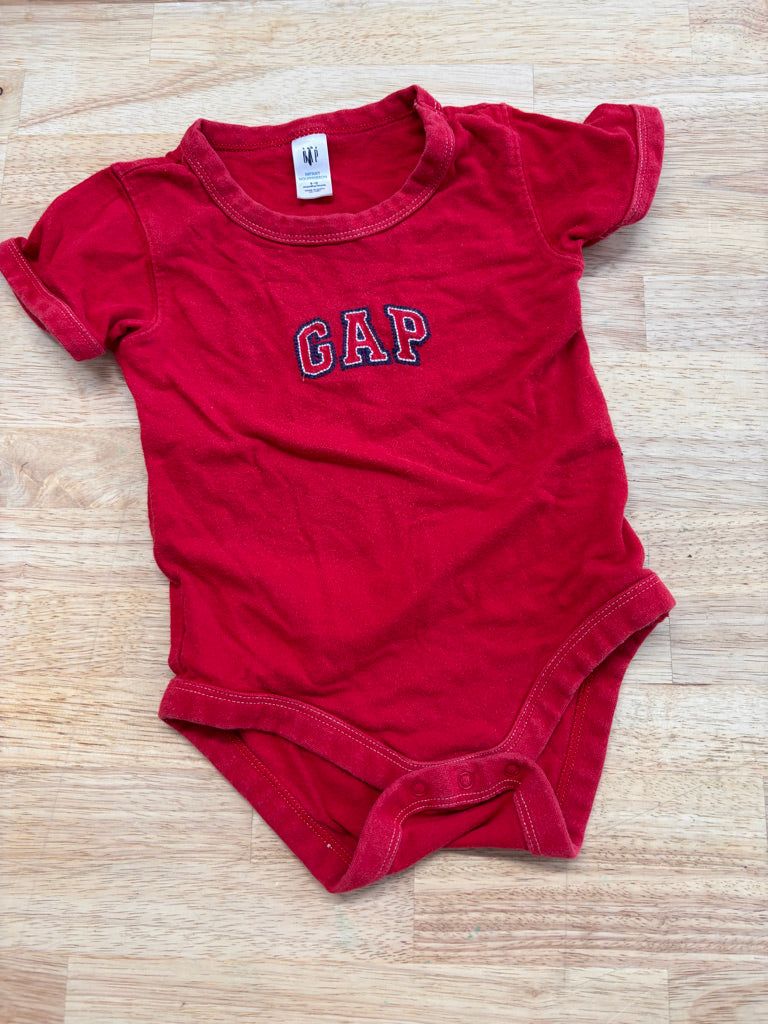 Gap Bodysuit – 6–12 Months Red