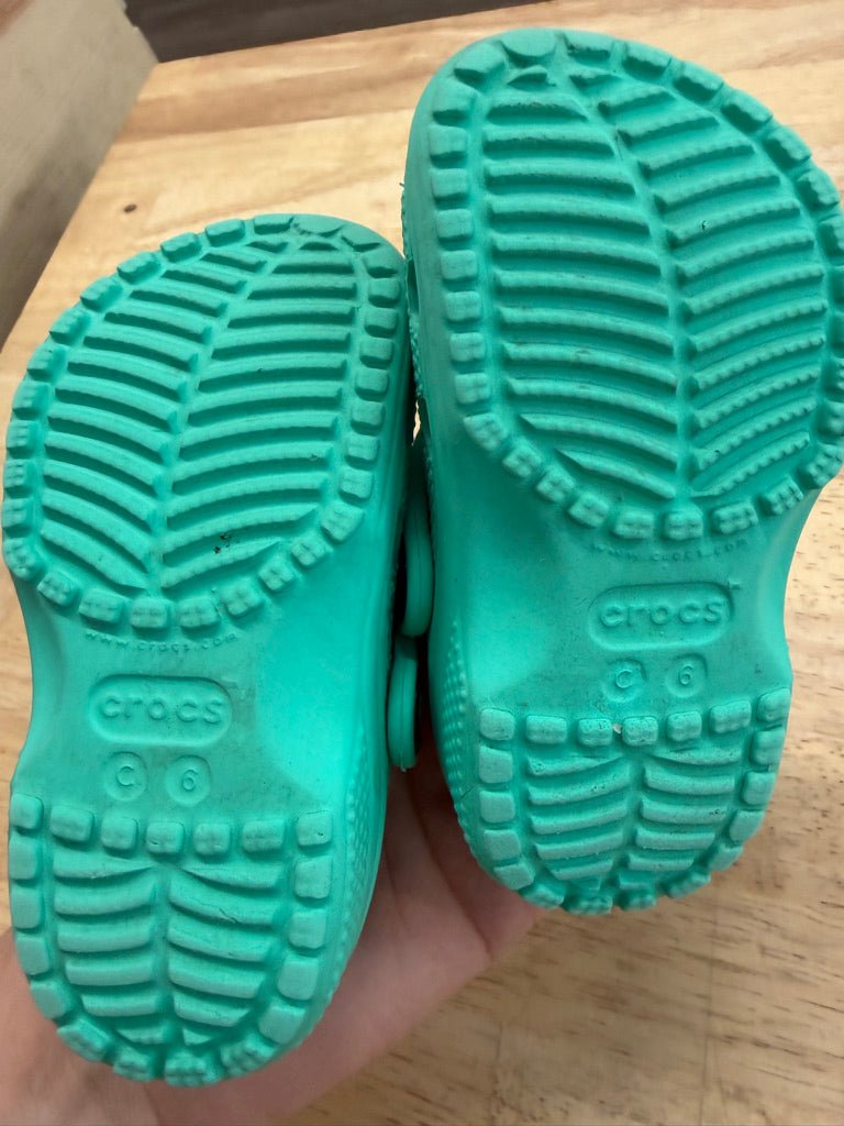 Crocs – C6 (EU 22) | Turquoise | Play - Nest and Sprout-Consignment