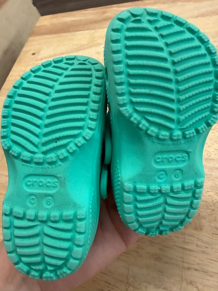 Crocs – C6 (EU 22) | Turquoise | Play - Nest and Sprout-Consignment