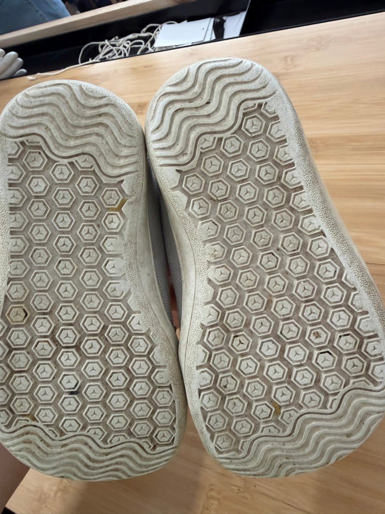 Hobibear Barefoot Sneakers – EU 24 (US 8) | White Velcro - Nest and Sprout-Consignment