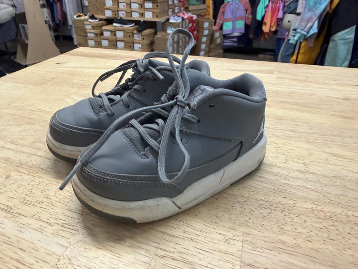 Air Jordan Sneakers – C7 (EU 23) | Light Grey Lace-Up