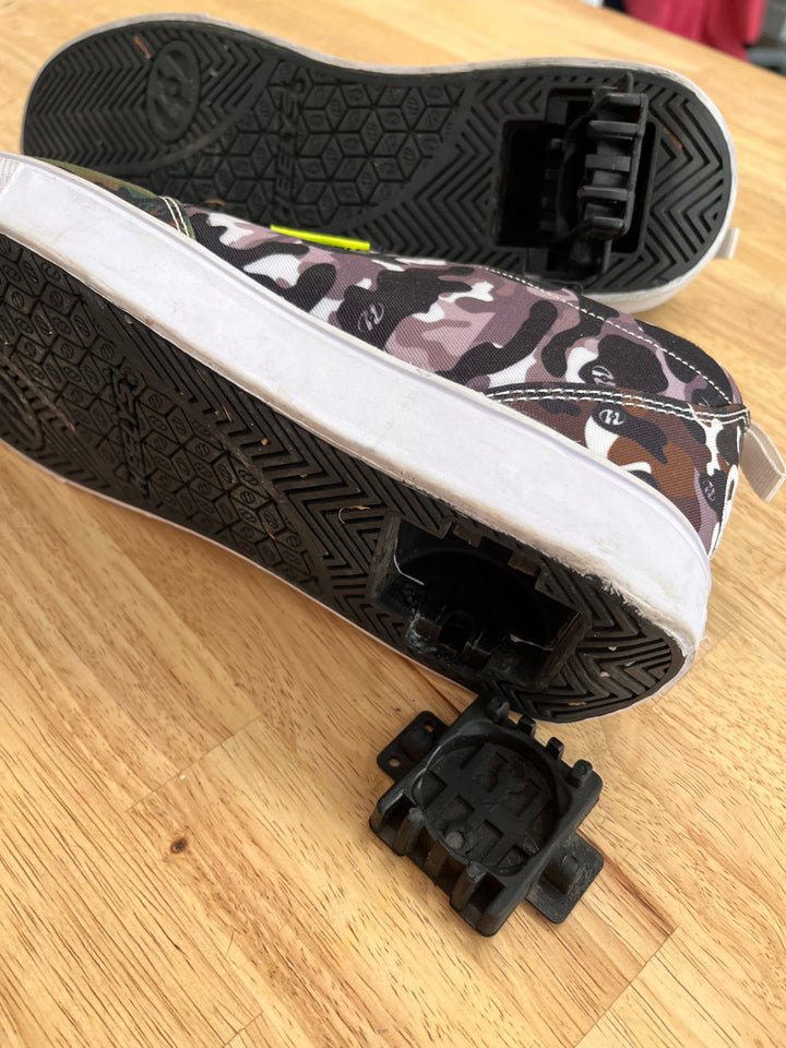 Heelys Camo Sneaker – Men 9 / EU 43