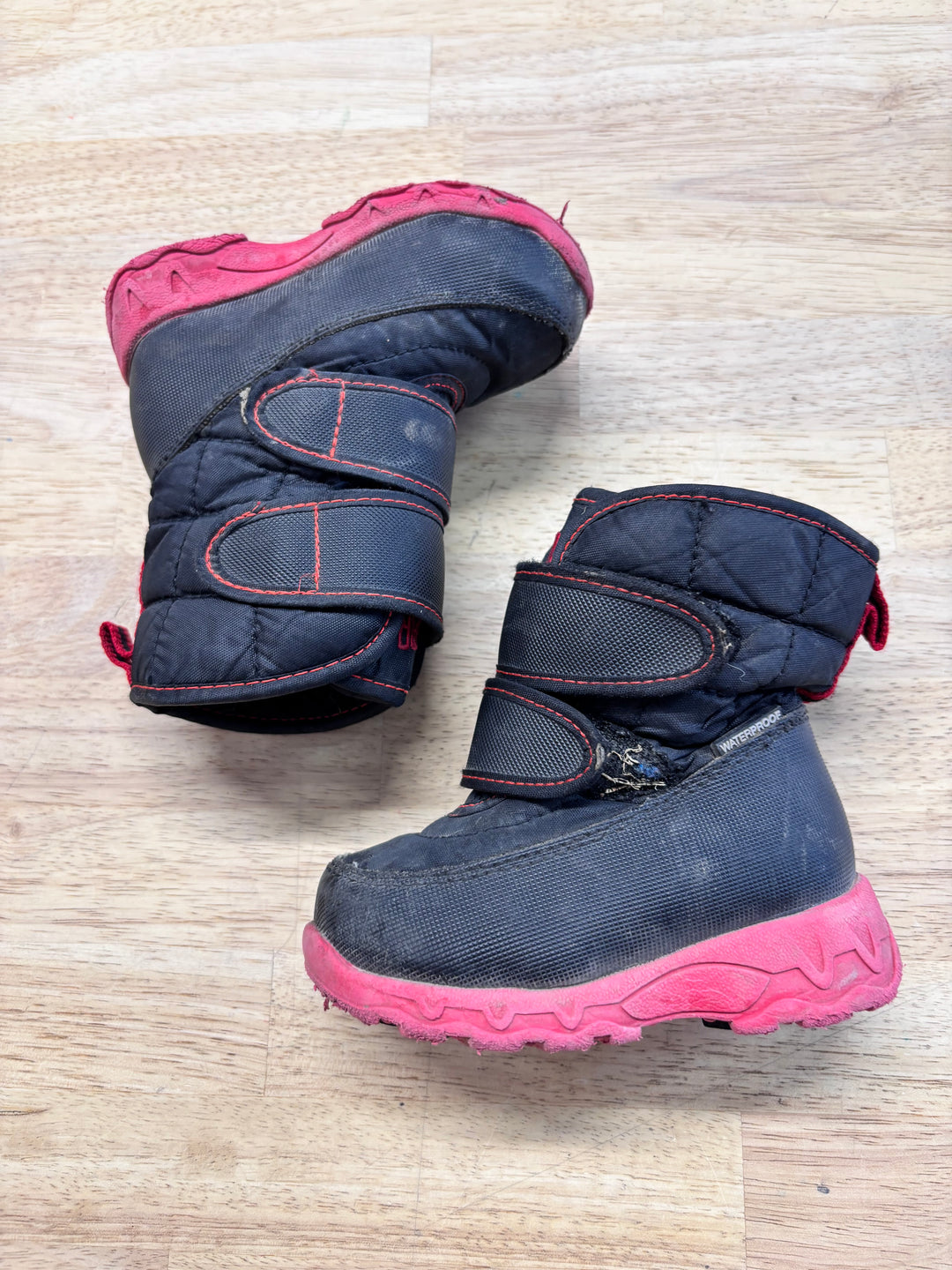 Cougar Size 5 Black Snow Boots