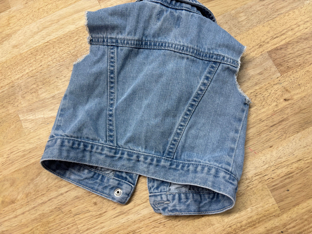 Children’s Place Snap-Up Vest – 12–18M