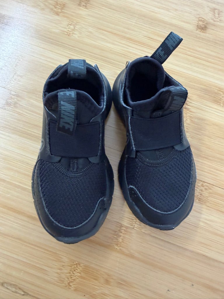 Nike Elastic Slip-On – 8C | Black - Nest and Sprout-Consignment