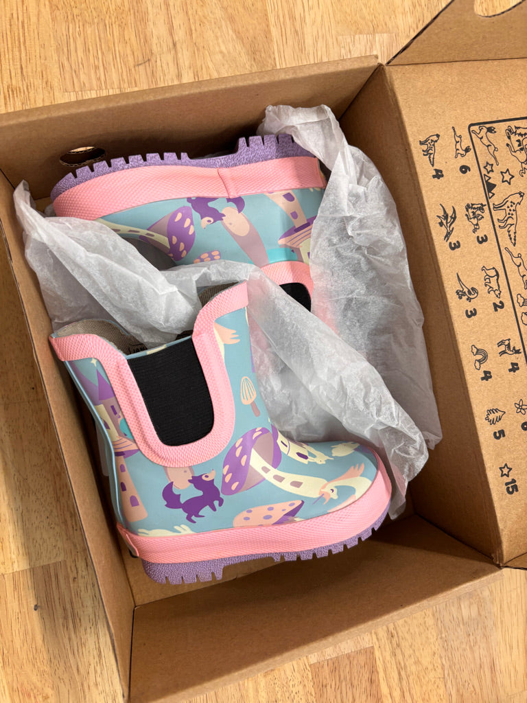 Jan & Jul Rain Boots Size 4 – Enchanted Print