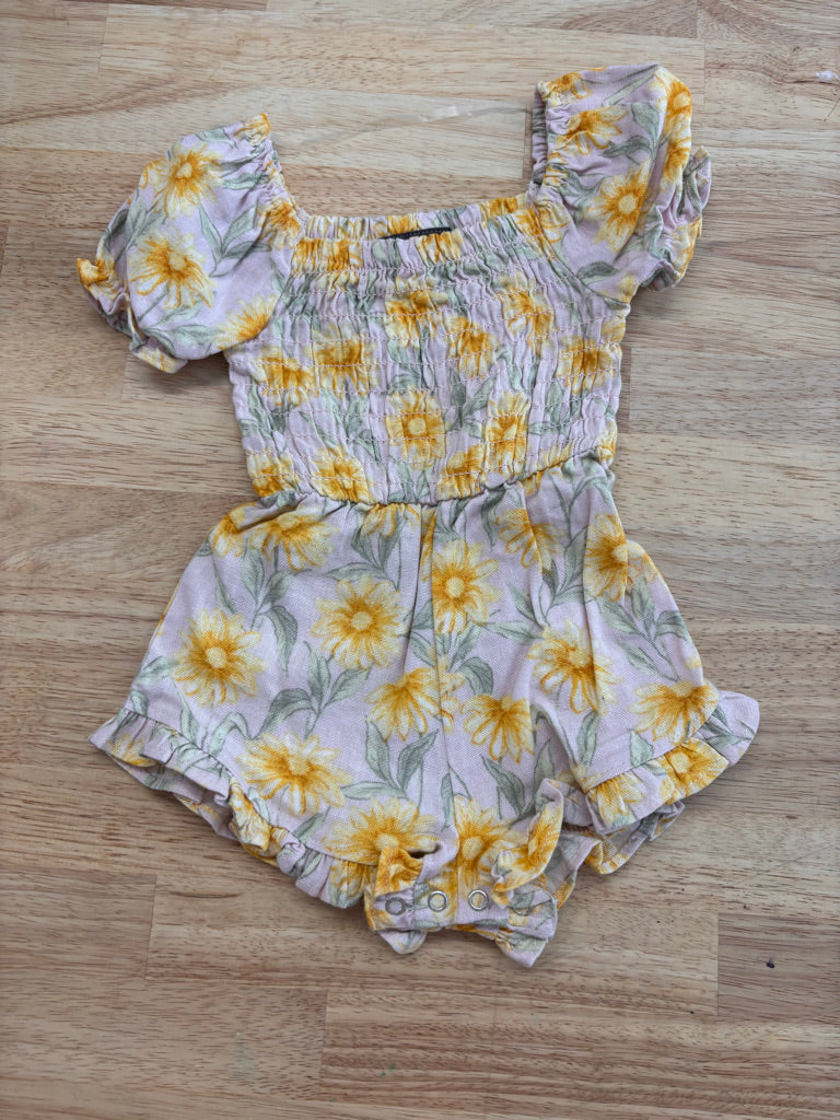 Vince Camuto 3-6M Romper - Sunflower Muslin