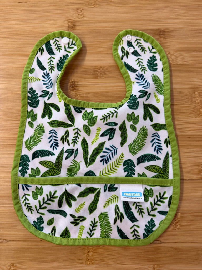 Thirsties Snap Bib – One Size | Fern Allover Print