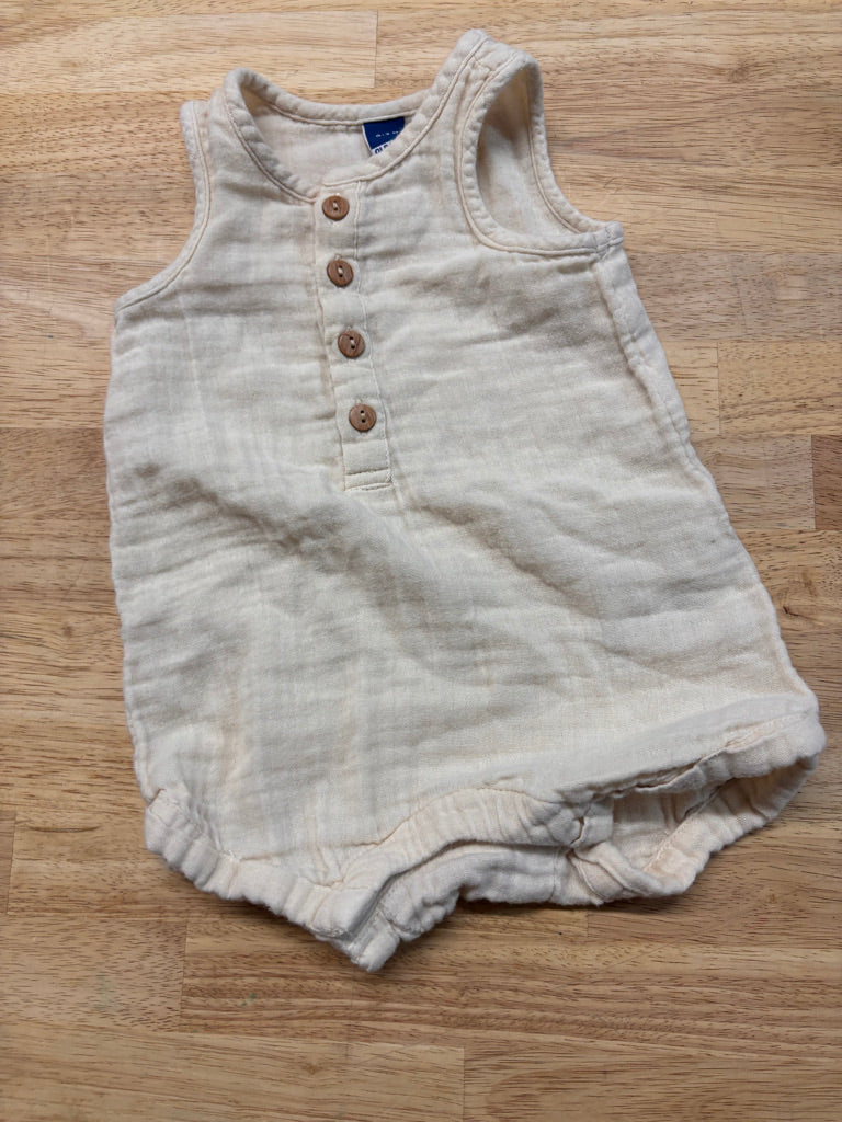 Old Navy Muslin Short Romper – 0–3M Cream