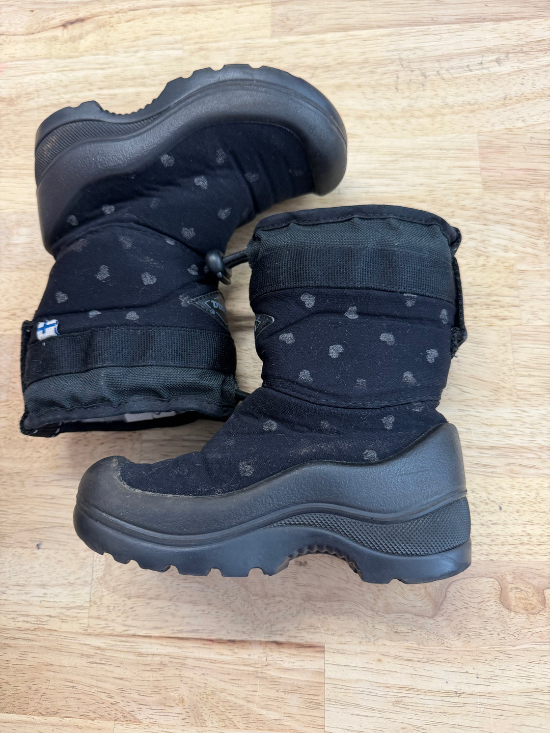 Kuoma Wool Lined Winter Boots – us 7\EU 23 | Black | Silver and White Stars