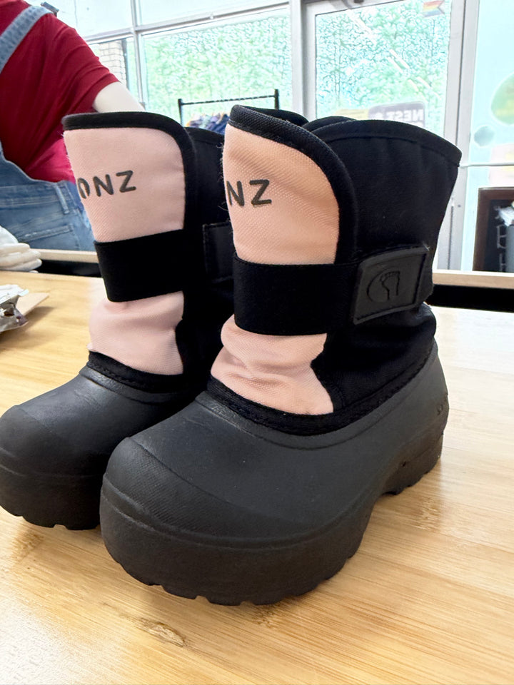 Stonz Winter Boots – 9 | Play