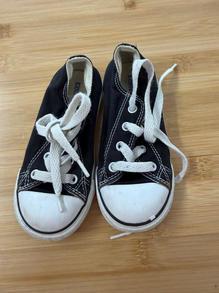 Converse Lace-Up Shoes – 9