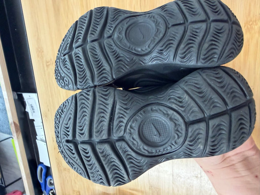 Nike Elastic Slip-On – 8C | Black - Nest and Sprout-Consignment