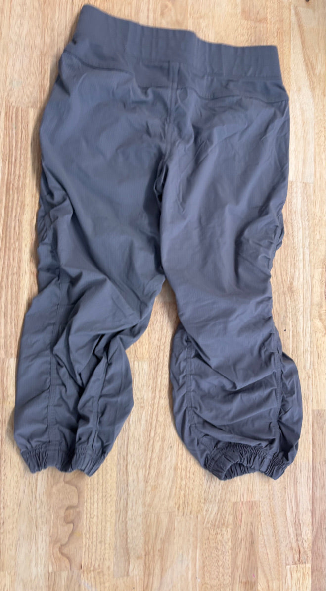Ivivva Size 12 Grey Capris