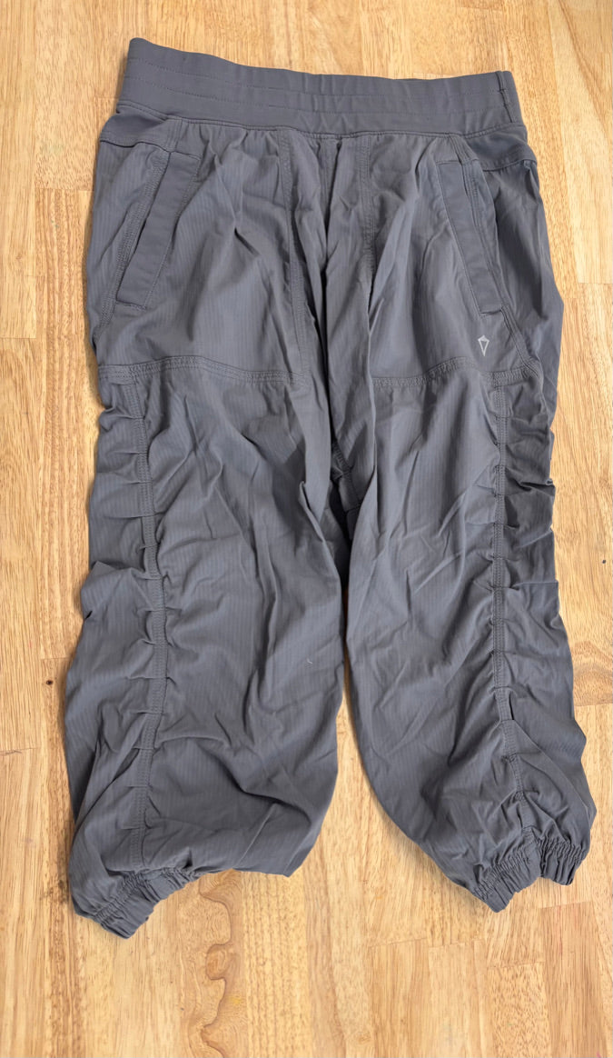 Ivivva Size 12 Grey Capris