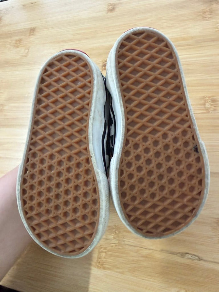 Vans Checker Canvas Shoes – T5 (EU 21) | White & Black | Play - Nest and Sprout-Consignment