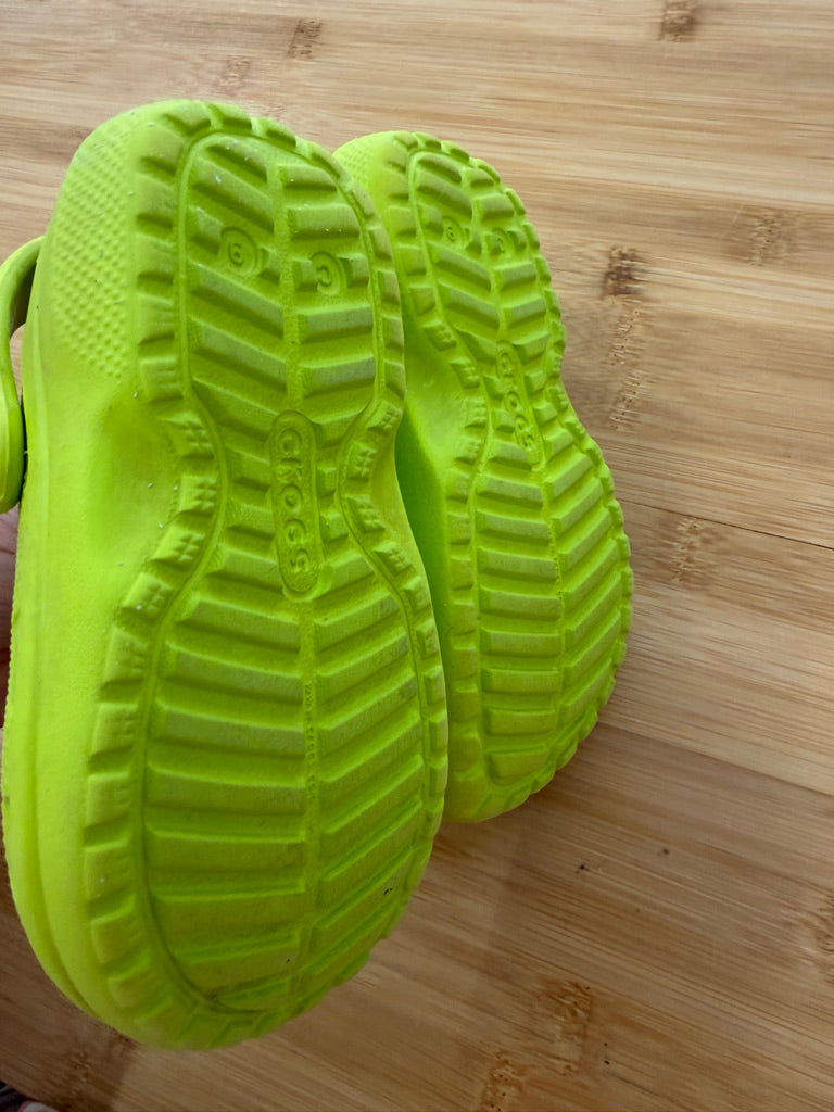 Crocs Fleece-Lined – C9 | Lime Green | Play