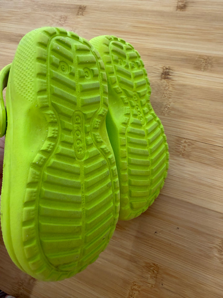 Crocs Fleece-Lined – C9 | Lime Green | Play