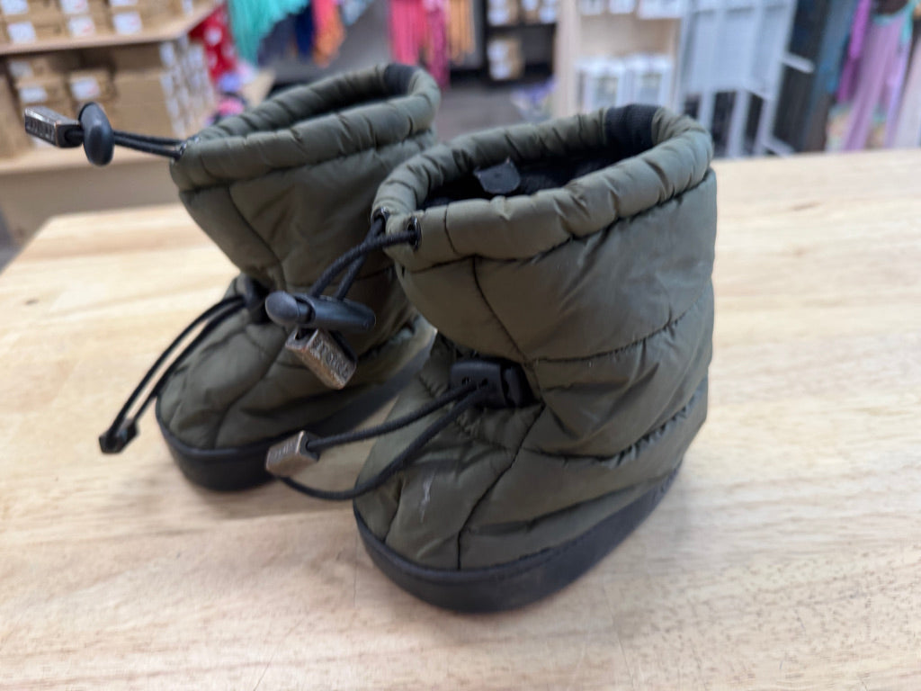 Stonz Puffer Down Boots – M (EU 20 Est.) | Army Green Rubber Bottom Soft Sole