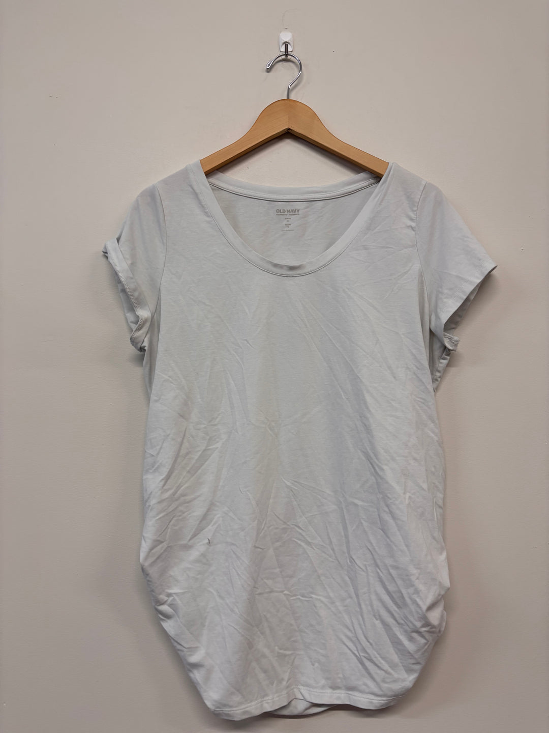 Old Navy Maternity Top – XL White Fitted