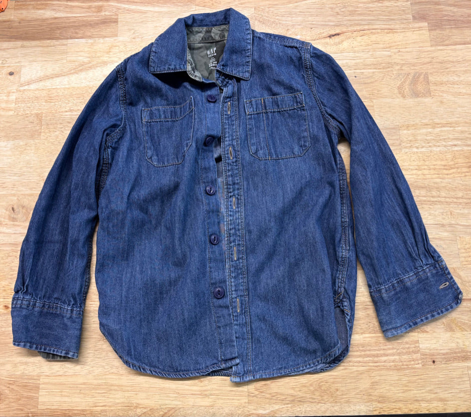 GAP Regular Fit Denim Shirt – Size Small (6-7Y est.)