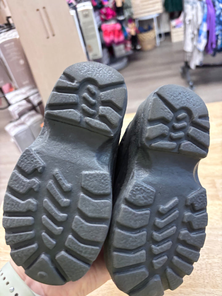 Stonz Size 7 Pink & Black Boots