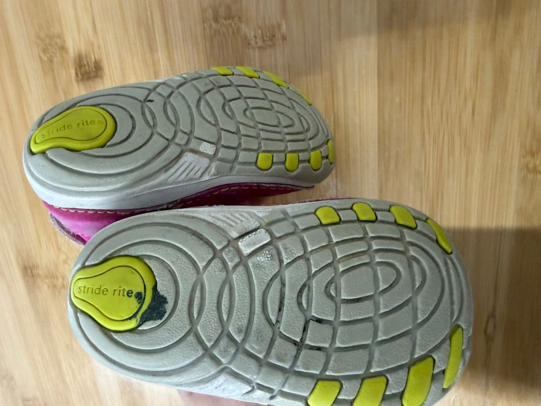 Stride Rite Pink Sneaker – 4 Est. | Tag Hard to Read - Nest and Sprout-Consignment