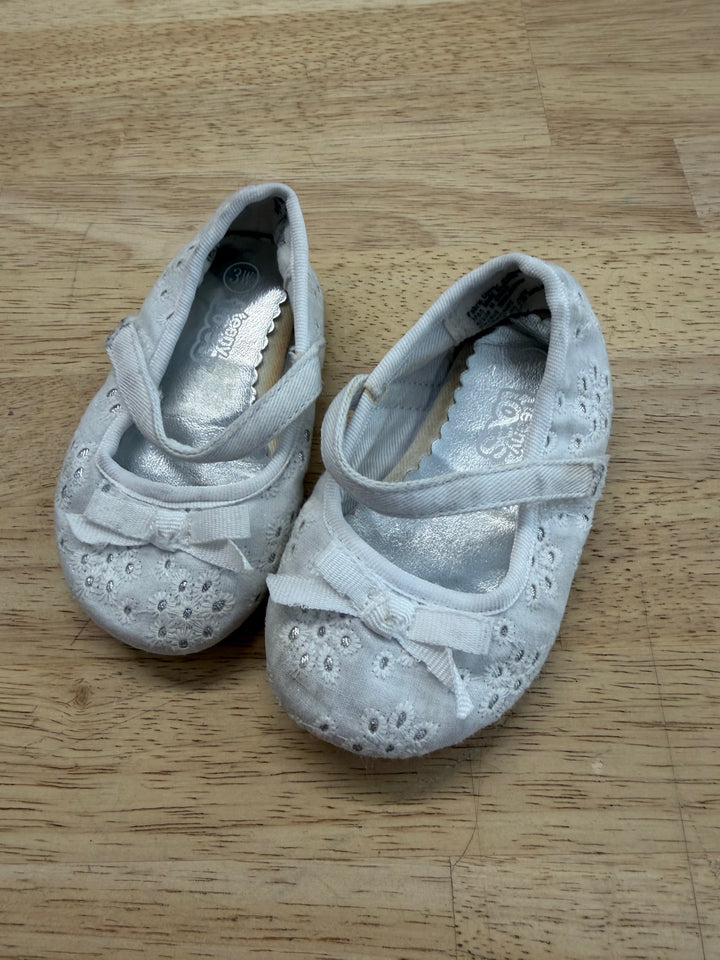 Teen Toes White Shoe – 3M | Play