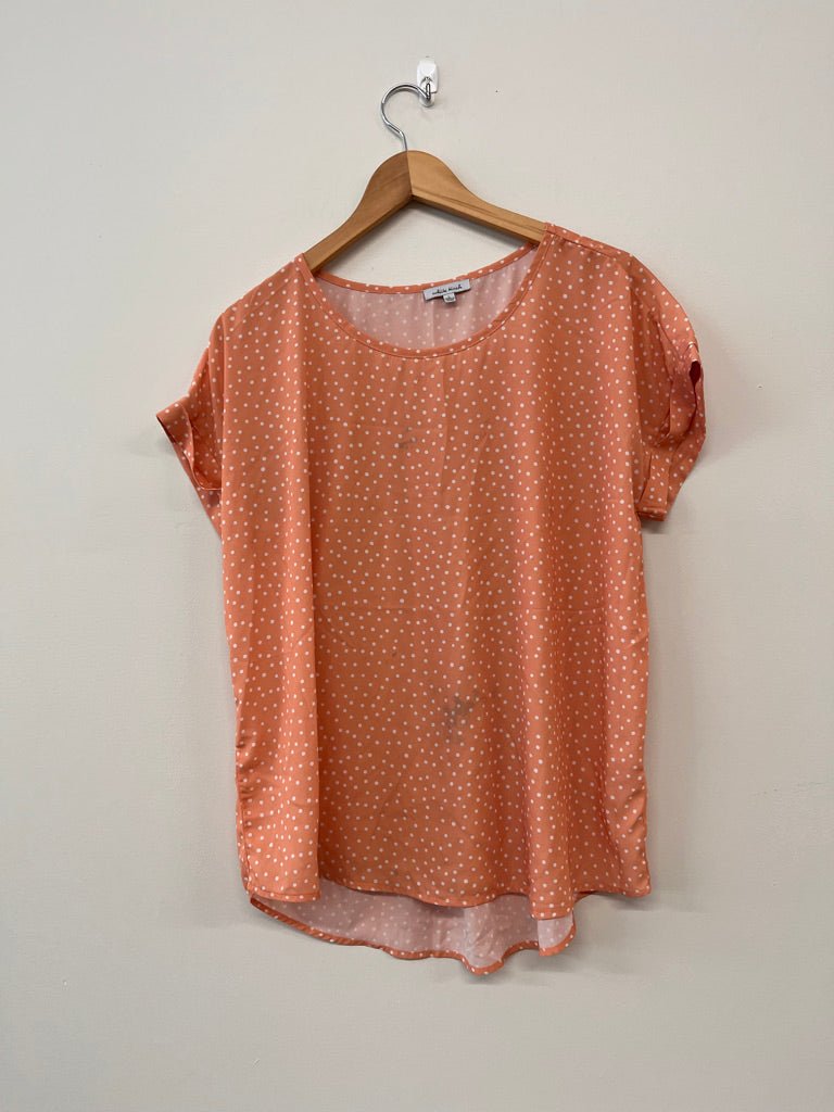 White Birch Size L Peach Polka Dot Rayon Top - Nest and Sprout - Consignment