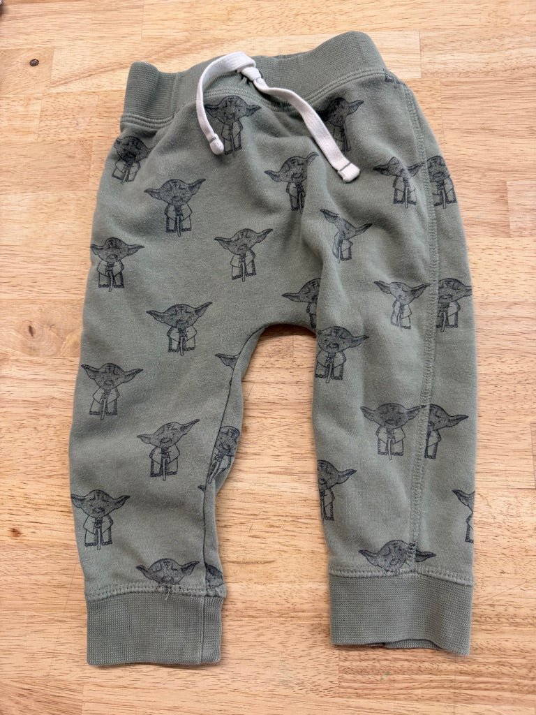 Baby Gap Star Wars Joggers – 18M | Green - Nest and Sprout - Consignment