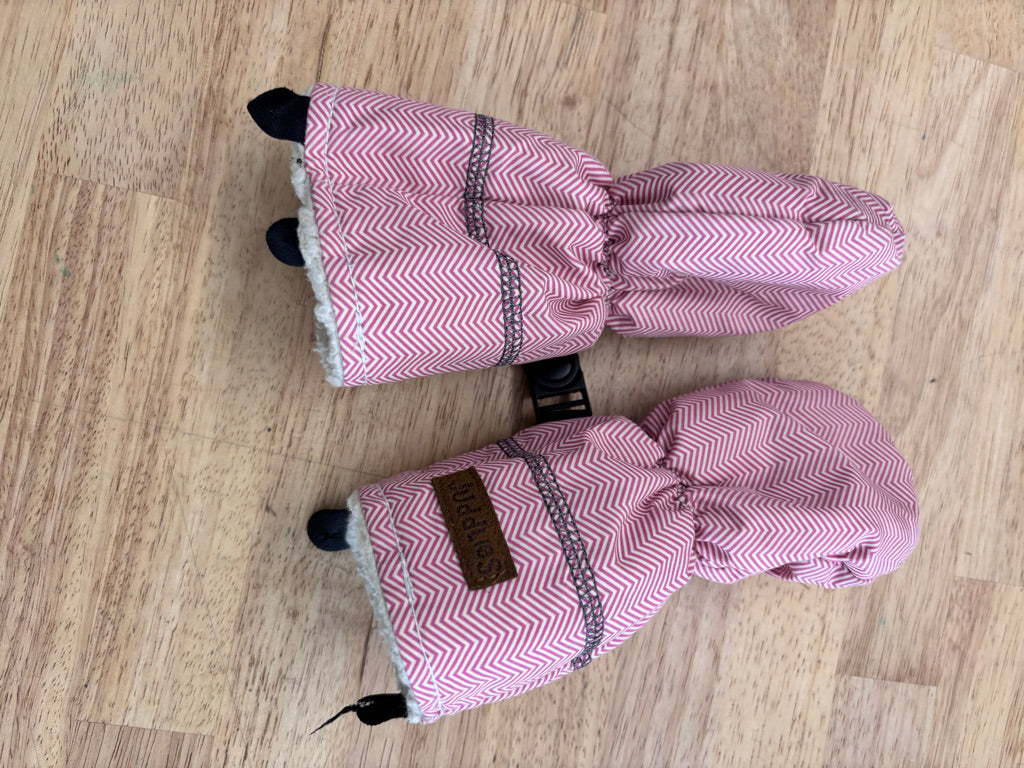 Juddlies 6–12M Red Chevron Mittens