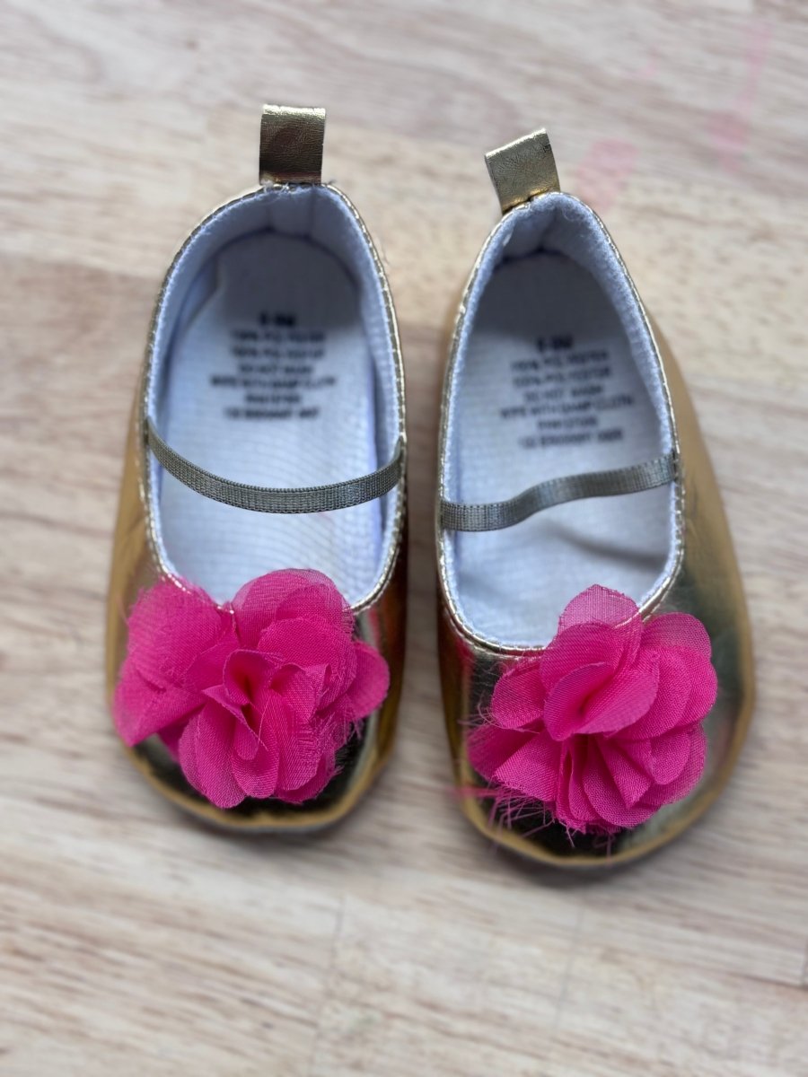 6 - 9 Month Gold Baby Slippers (Pink Bow) - Nest and Sprout - Consignment