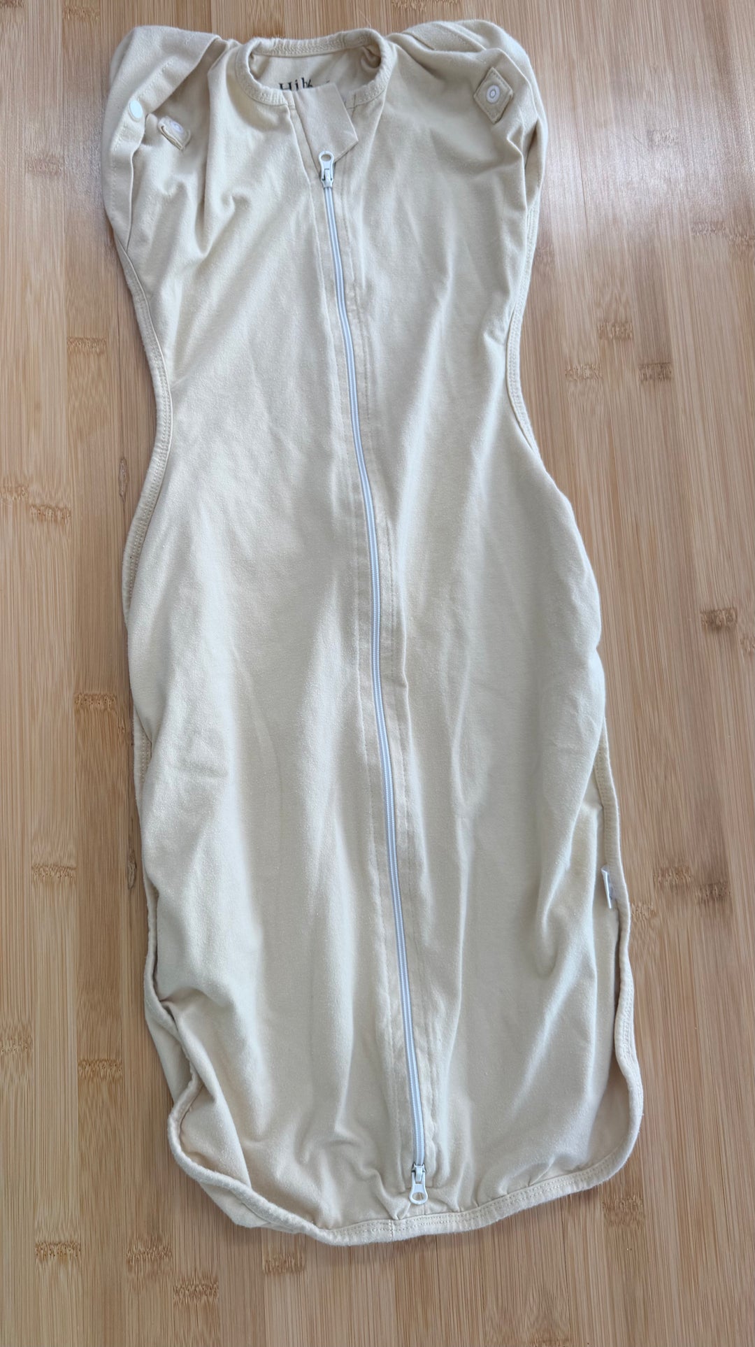 Hibby Swaddle – 6–9M | Light Yellow Arms In/Out 1 Tog | Play