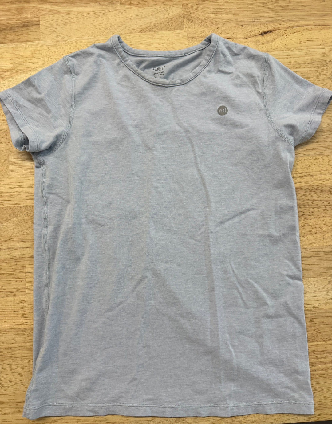 Nest Designs T-Shirt – 9/10 | Light Blue | Play