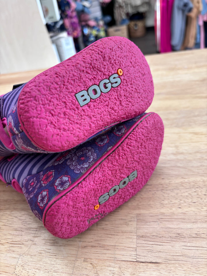 Bogs Size 4 Purple Floral Boots