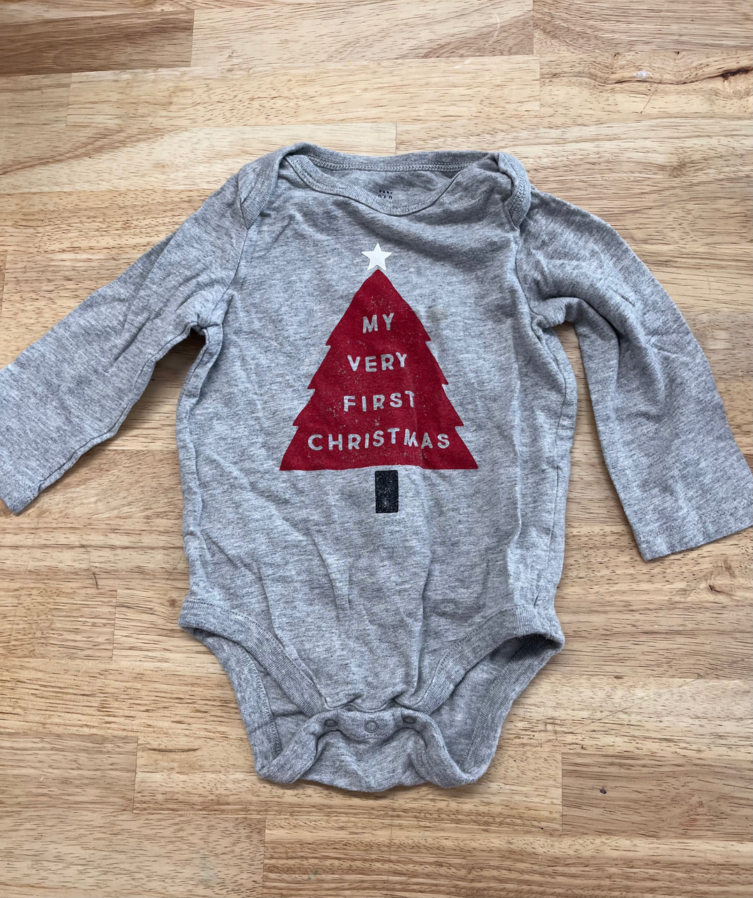 Gap Bodysuit – 6–12M My First Christmas IMPERFECT