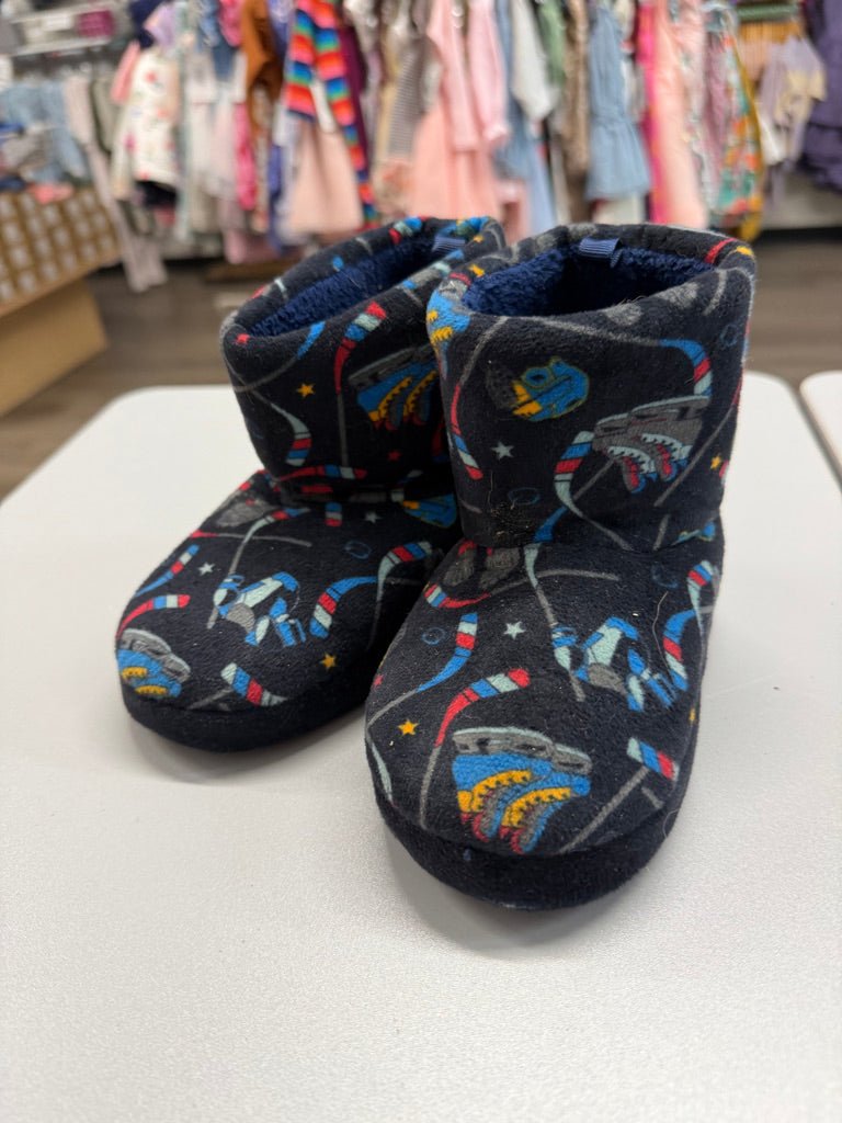 Hockey Slippers – 5/6 | Ankle Height - Nest and Sprout - Consignment