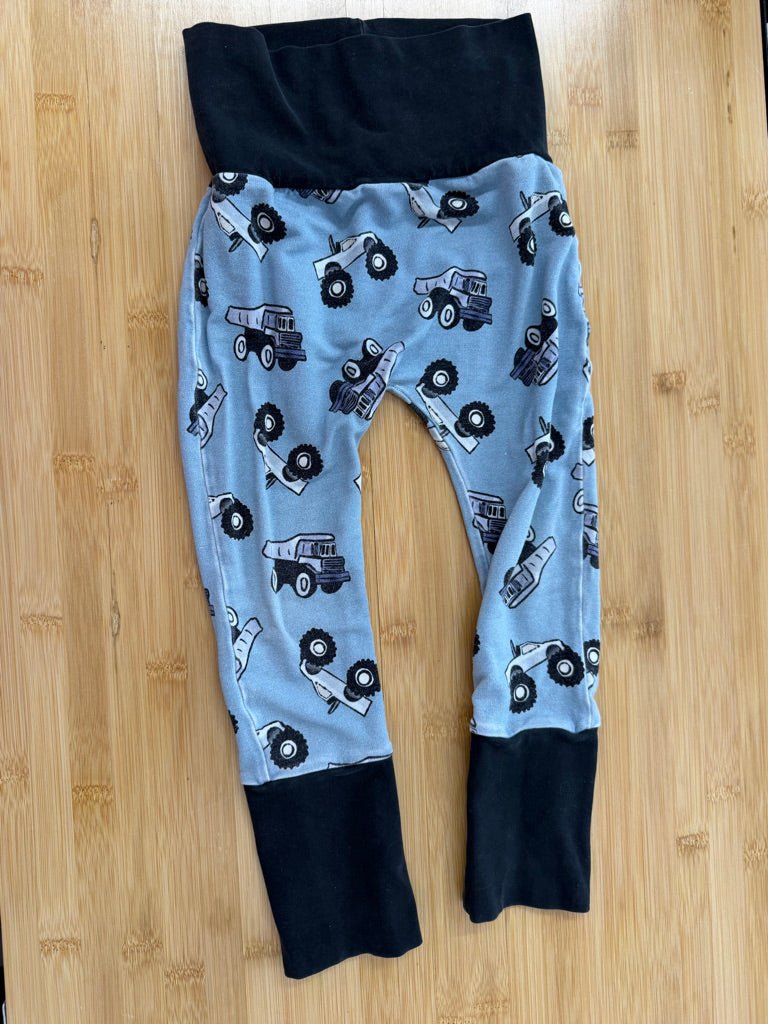 Gro by Zoe Harem Pants – 1-3y | Blue & Black Truck Allover | Play - Nest and Sprout-Consignment