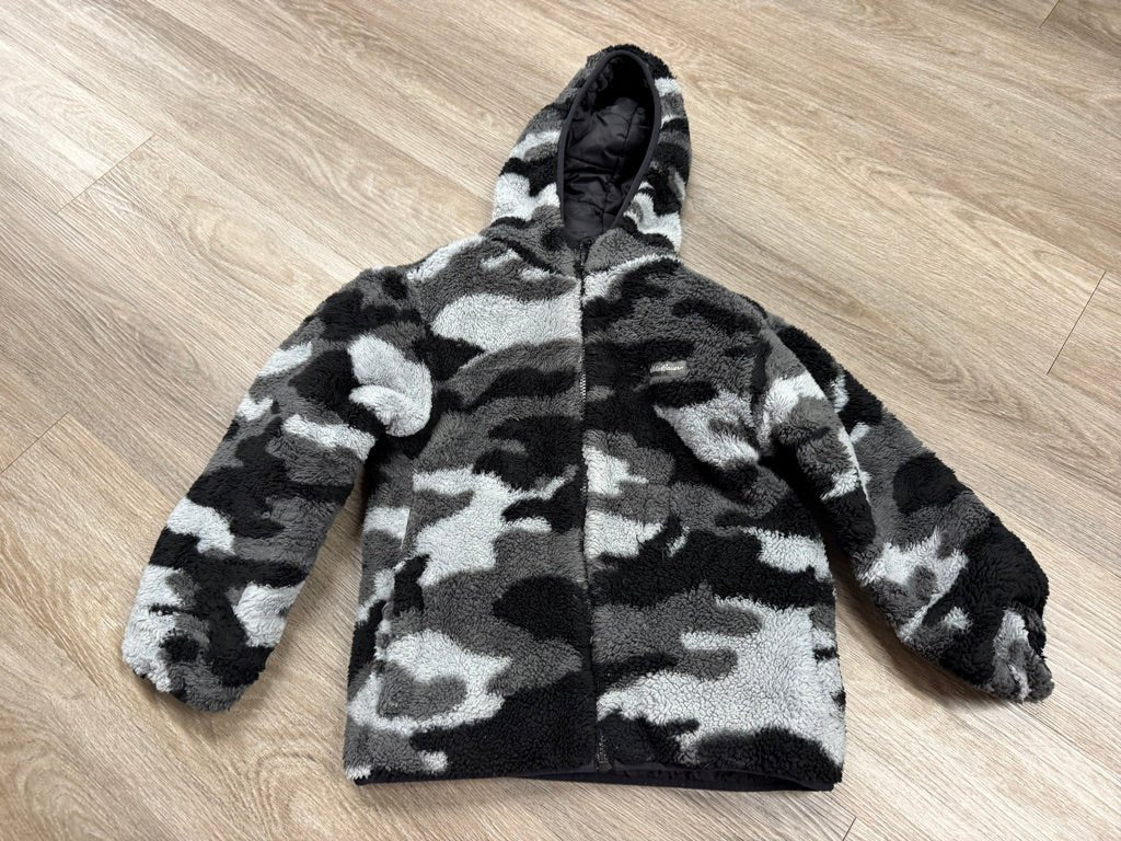 Eddie Bauer Reversible Jacket – 7/8 | Black Puffer & Camo Fleece | Play - Nest and Sprout-Consignment