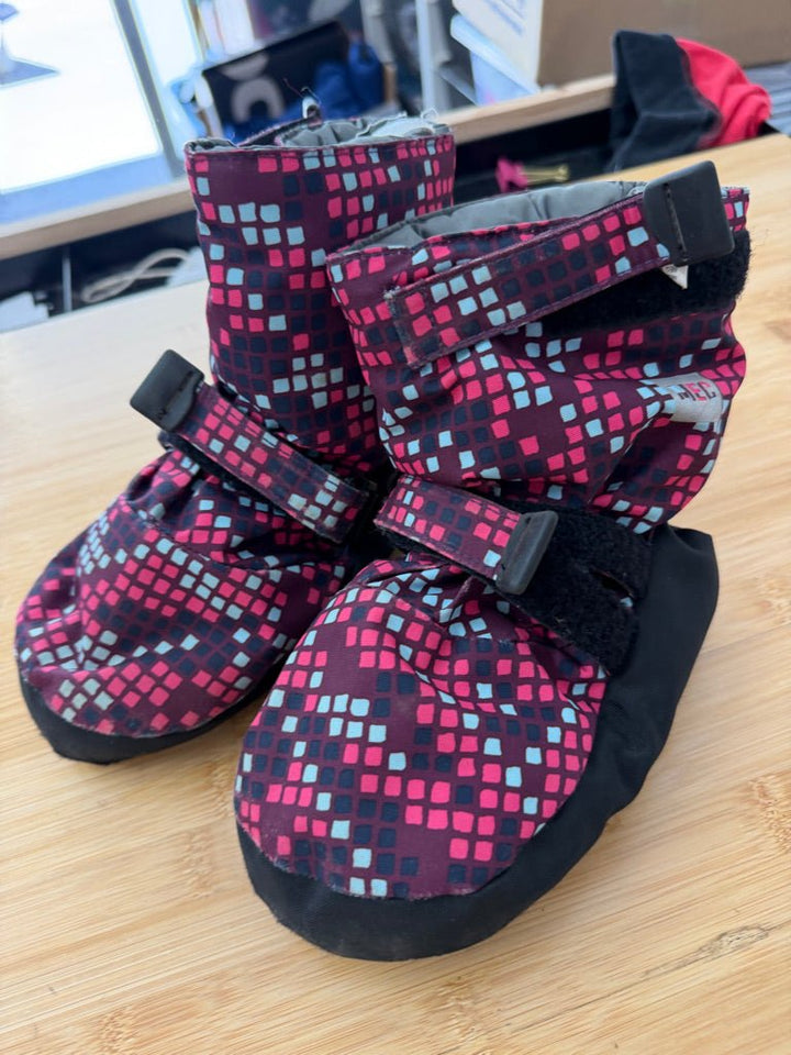 MEC Fuchsia Print Toasty Booties – L | Play - Nest and Sprout-Consignment