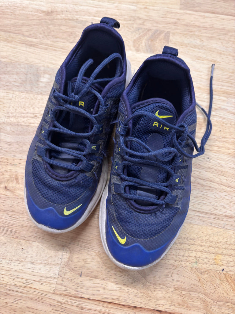 Nike Runners – Size 12