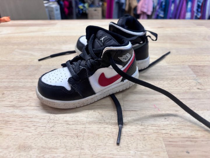 Air Jordan High Tops – 7 (Lace-Up)