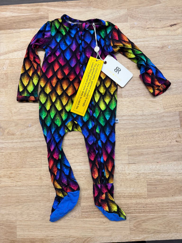 Bums & Roses Sleeper – 0–3M | Rainbow Fish Scale Bamboo Two - Way Zip | NWT - Nest and Sprout - Consignment