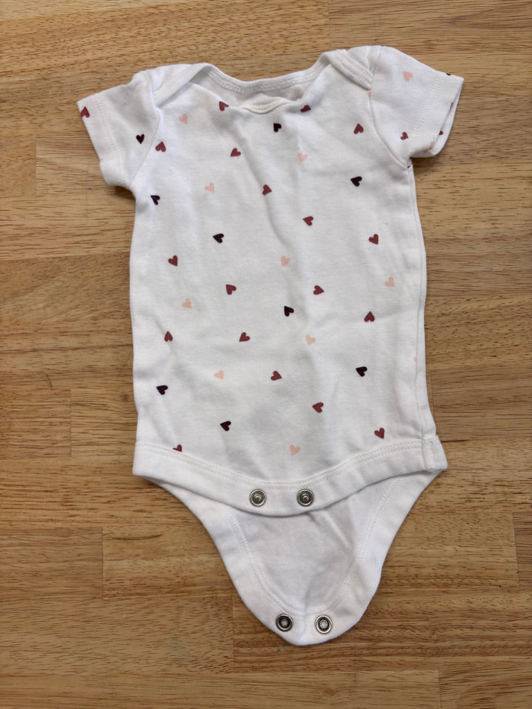 George NB Bodysuit – Pink Hearts