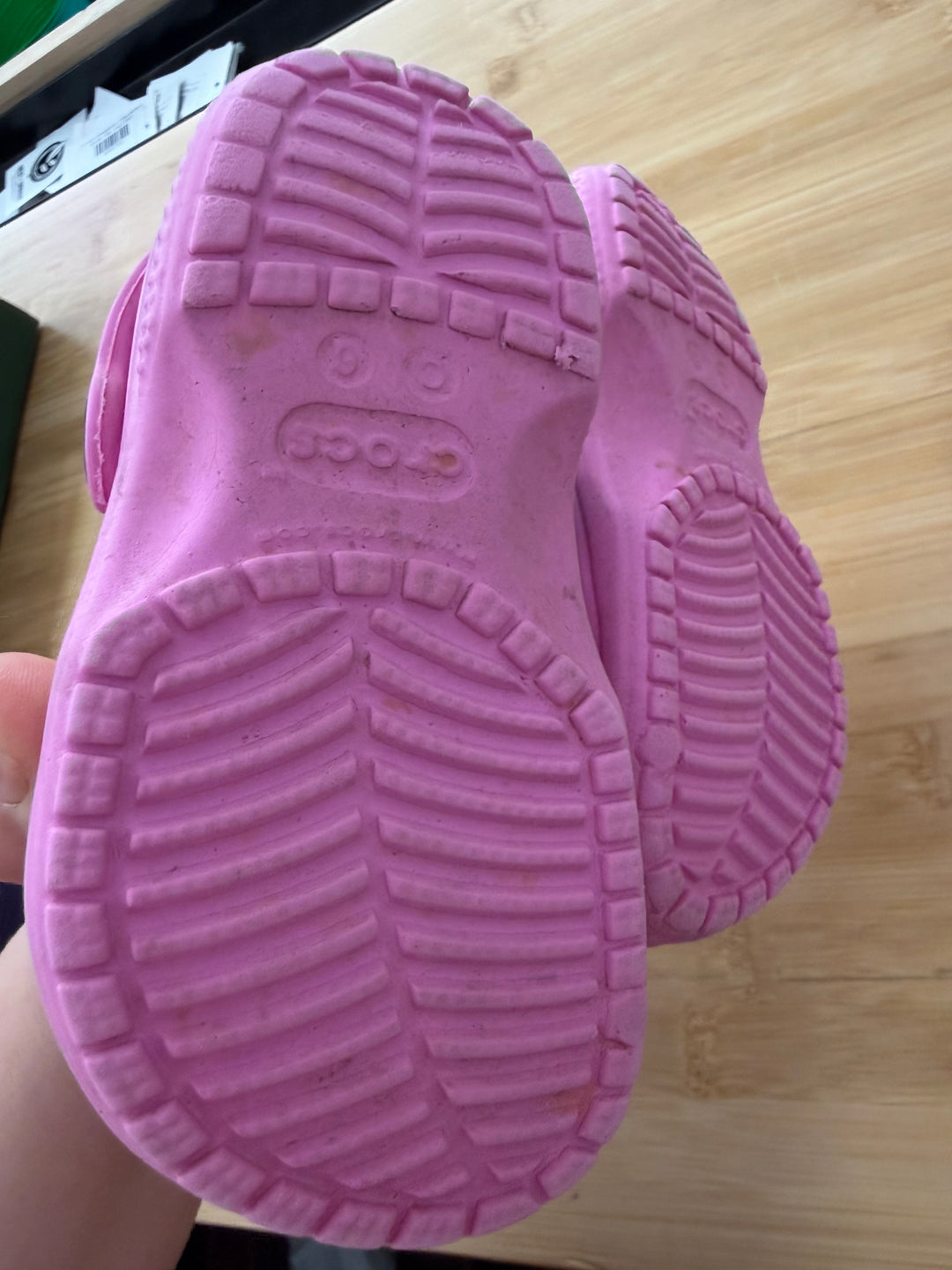 Crocs – 6 | Pink