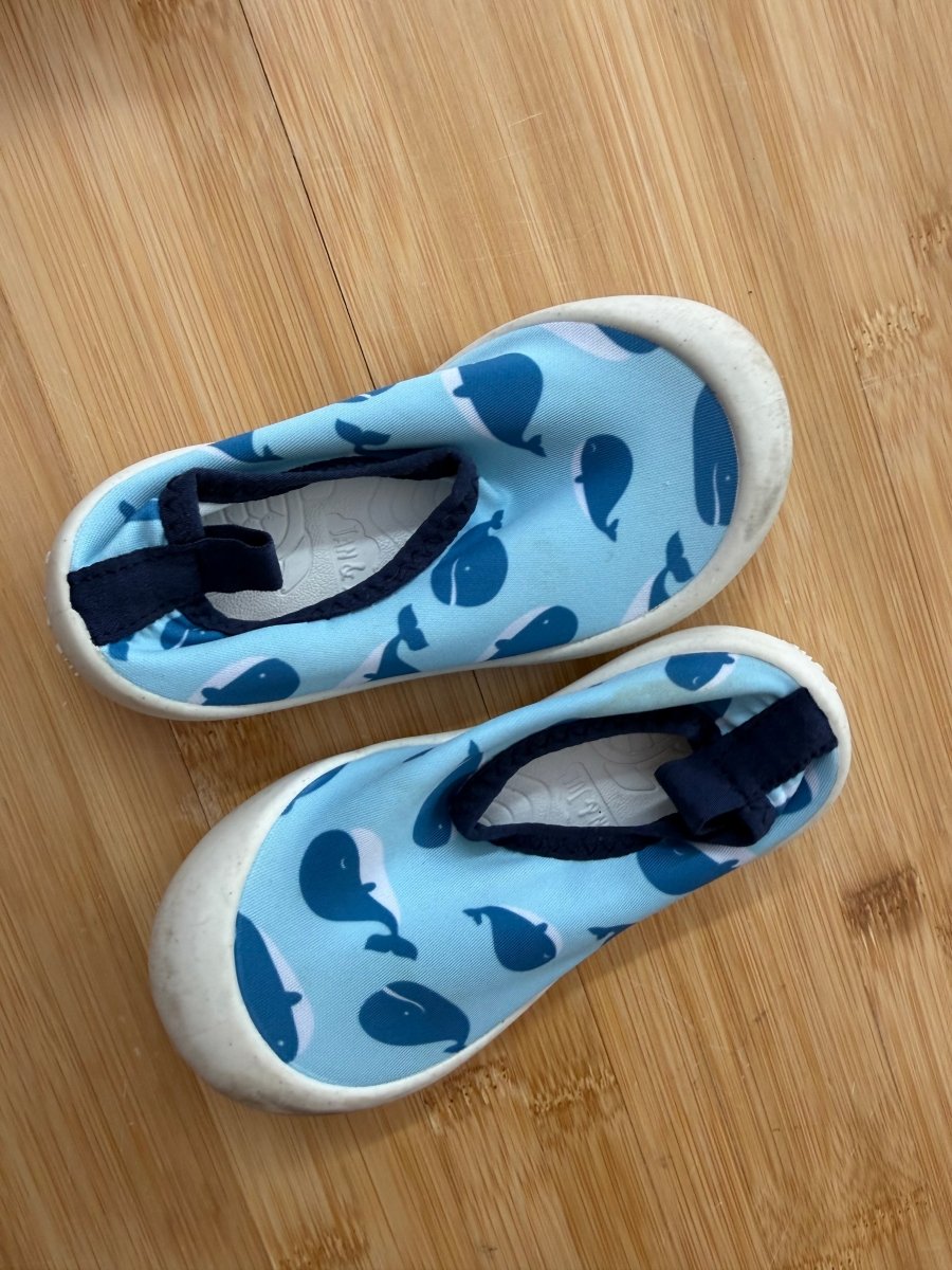 Jan and Jul Water Play Shoe – 8 | Whale Print - Nest and Sprout-Consignment